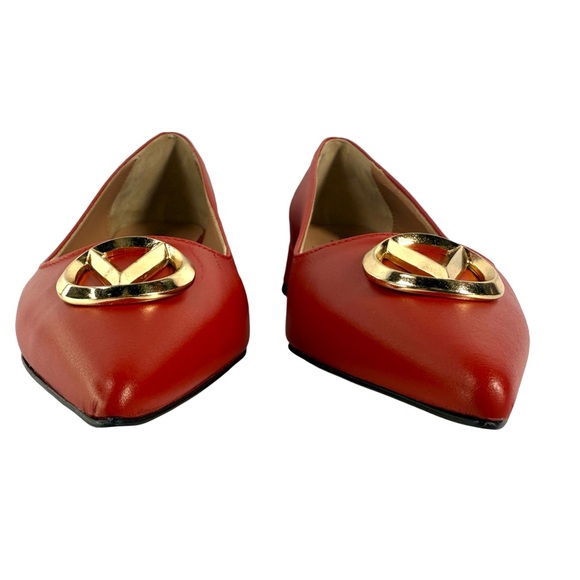 Valentino by Mario Valentino Perla VLogo leather pump with a low block heel. - Picture 2 of 14